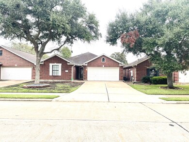 307 Live Oak Ln, Friendswood, TX 77546 - photo 2