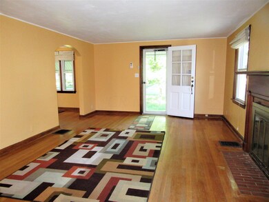 Entry-Living Rm