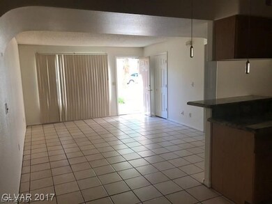 1632 N Torrey Pines Dr unit 102, Las Vegas, NV 89108 - photo 4