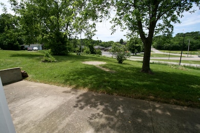 e side walk out patio