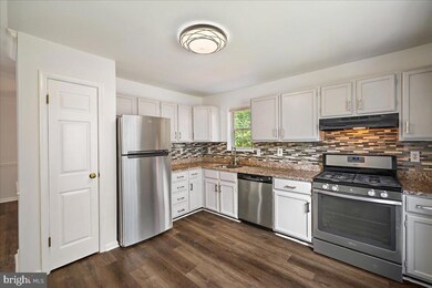 9320 Town Place Dr, Owings Mills, MD 21117 - photo 6