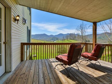 Privacy and Pastoral Mountain Views -South Facing!