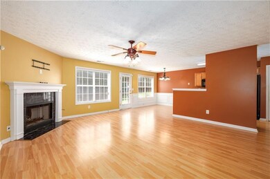 663 Lakes Cir, Lithonia, GA 30058 - photo 5