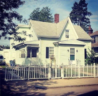 111 Mulberry St, Pawtucket, RI 02860 - photo 2