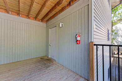 412 Notch ln Unit 8 (1)