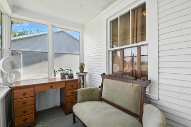 05-2827 2nd Ave4
