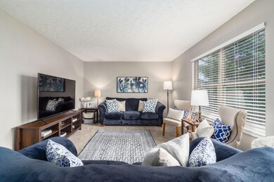 2998 Fenwood Dr, Columbus, OH 43232 - photo 5