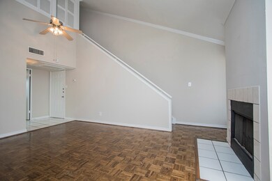 1420 Hawthorne St unit 15, Houston, TX 77006 - photo 2