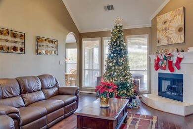 2721 Cedar Springs Ct, Bedford, TX 76021 - photo 7