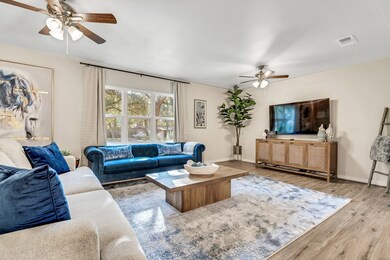 123 Ridgewood Dr, Fredericksburg, TX 78624 - photo 2