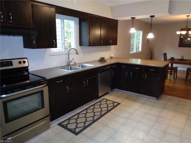 1504 Hilton Dr, Akron, OH 44313 - photo 4