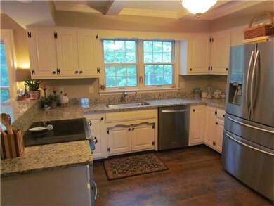 Kitchen. Granite counter tops