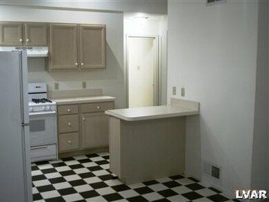 1231 N 19th St unit 1233, Allentown, PA 18104 - photo 4