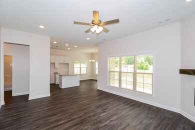 172 Crimsonwood Dr, Byhalia, MS 38611 - photo 2