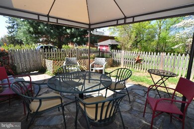 211 S Nursery Ave, Purcellville, VA 20132 - photo 4