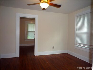 Dining Room - Freshly painted through out and move