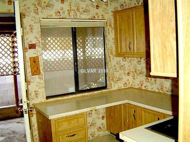 Property Photo. MUD ROOM. SINK,WASHER & DRYER