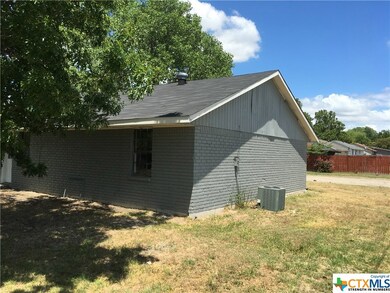 1002 S College Ave, Troy, TX 76579 - photo 5