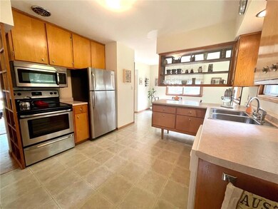 521 15th St SE, Menomonie, WI 54751 - photo 3