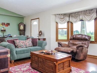 006-Living_Room-1860313-small4x3