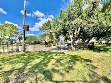 10555 Turtlewood Ct unit 102, Houston, TX 77072 - photo 3