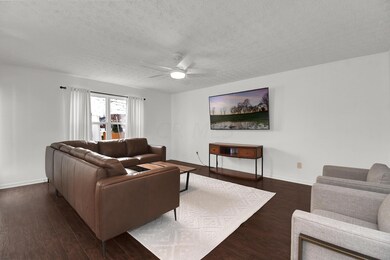 Realtor BethanyB 8049 Gladshire family 1