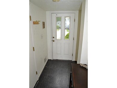 Entry/Foyer.