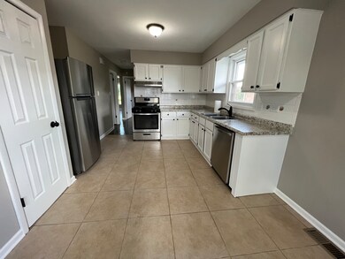 18005 Ravisloe Terrace, Country Club Hills, IL 60478 - photo 5