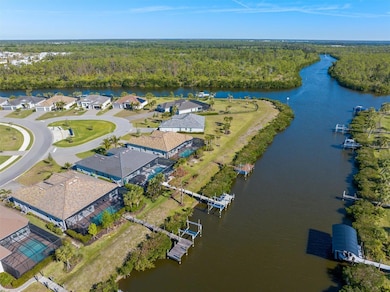 5 mins from Charlotte Harbor by boat!
