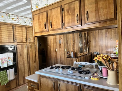 Kitchen built in table