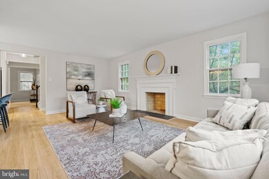 5901 Empire Way, Rockville, MD 20852 - photo 4