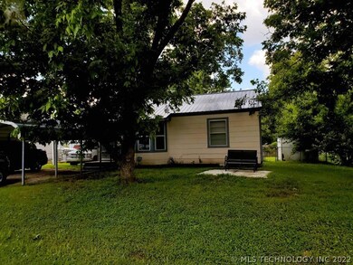 202 W Scott St, Henryetta, OK 74437 - photo 2