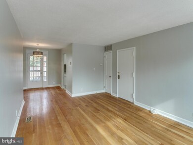 4811 29th St S unit A1, Arlington, VA 22206 - photo 3