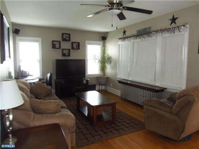 522 Crotzer Ave, Folcroft, PA 19032 - photo 5