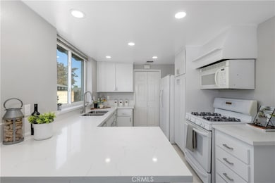 15230 Weeks Dr, La Mirada, CA 90638 - photo 3