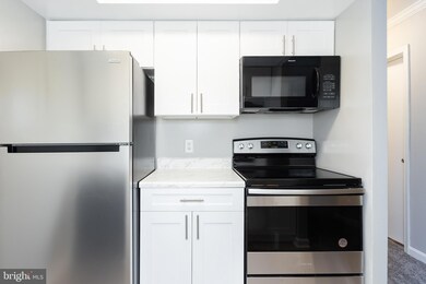 18328 Streamside Dr unit 202, Gaithersburg, MD 20879 - photo 3