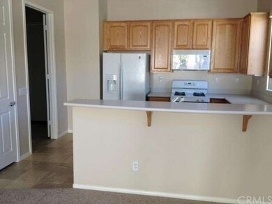 KITCHEN- APPLIANCES STAY!