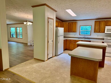 Kitchen dining