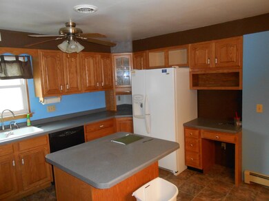 Another View of Kitchen<|><|>