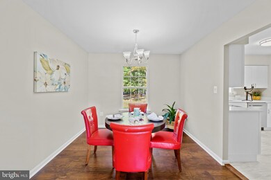 9302 Gwynndale Ct, Clinton, MD 20735 - photo 4