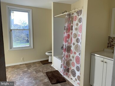 314 West St, Camden, NJ 08103 - photo 5