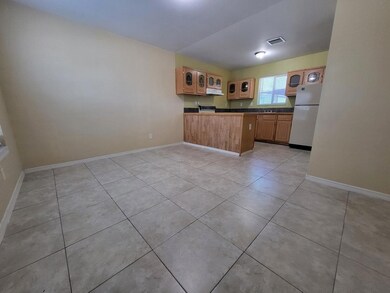 7365 N Loop Dr unit 1, El Paso, TX 79915 - photo 4