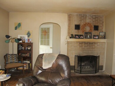 60231_5_LivingRm