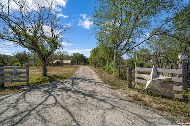 15326 Gross Ln, La Coste, TX 78039 - photo 6