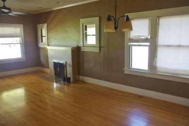 2014-08-18 79 Cypress interior 005