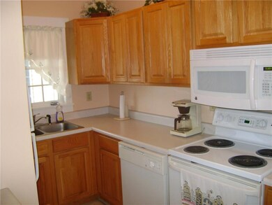 106 Farragut Way unit 243, Kennebunk, ME 04043 - photo 4