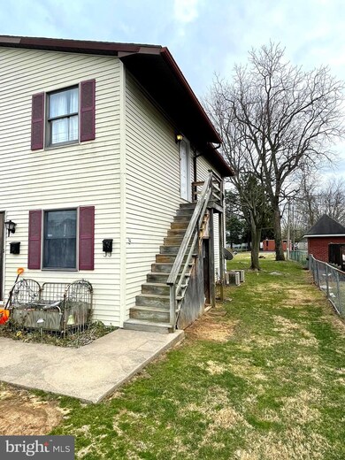 17505 Virginia Ave unit B, Hagerstown, MD 21740 - photo 2