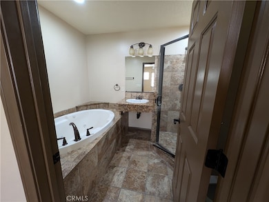 27160 Vista Rd unit 15, Helendale, CA 92342 - photo 5