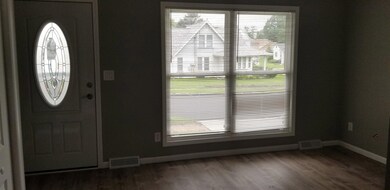 546 Marquette South Unit St, Lasalle, IL 61301 - photo 2