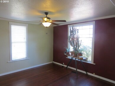 223 NW 7th St, Pendleton, OR 97801 - photo 4